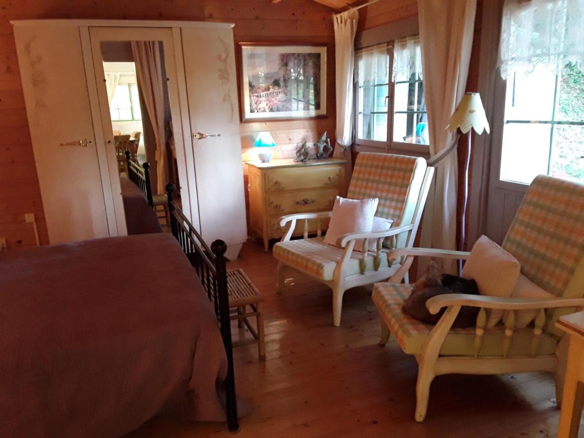 Le Chalet De La Grenouille Verte Tursac Eksteriør bilde