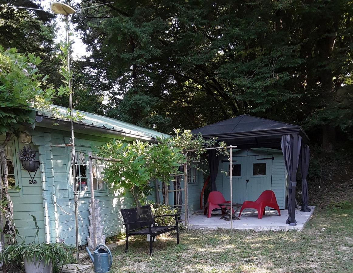 Le Chalet De La Grenouille Verte Tursac Eksteriør bilde